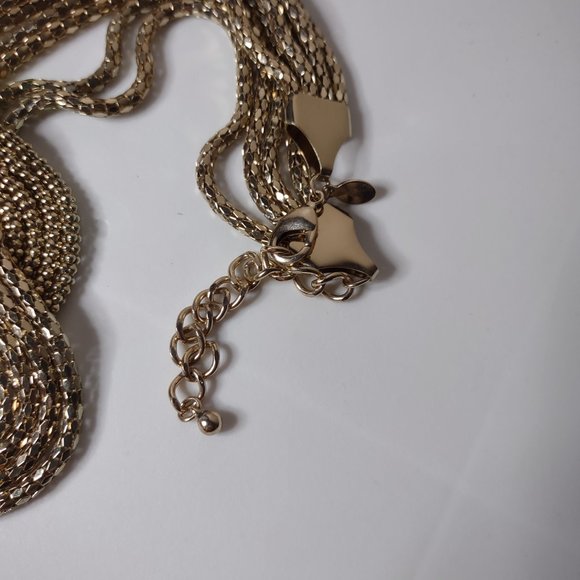 Cute Lightweight Gold Tone Knot Necklace Adjustable 15.5 To 18 Inches Long - Picture 11 of 13